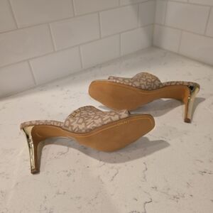 DKNY Women's Beige and Gold Heels